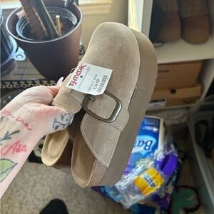 Platform clogs